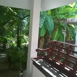 https://coconut-grove.kerala-hotels.net