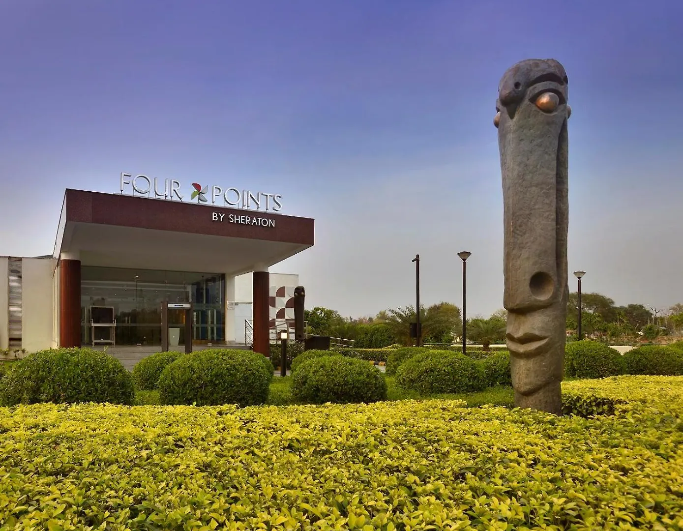 Four Points By Sheraton New Delhi, Airport Highway 3*,